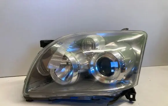Toyota Avensis T250 Headlight/headlamp 8596724010