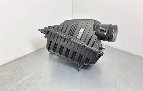 Land Rover Defender Air filter box M8B29H736AA