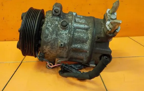 Opel Insignia A Air conditioning (A/C) compressor (pump) 