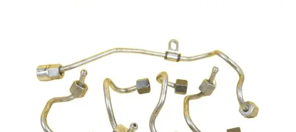 Volvo V60 Fuel injector supply line/pipe 31303504 D4204T8