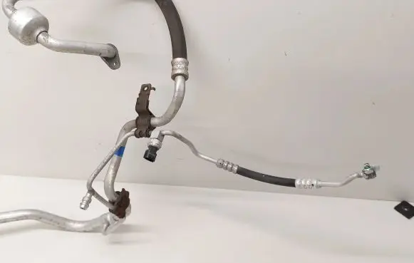 KIA Sportage Air conditioning (A/C) pipe/hose 977753U510