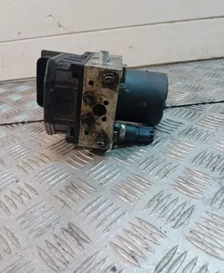 Volkswagen PASSAT B5.5 ABS Pump 0265950055 ESP0124C