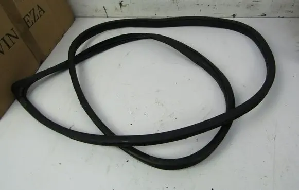 Honda CR-V Front door rubber seal 72355SWW