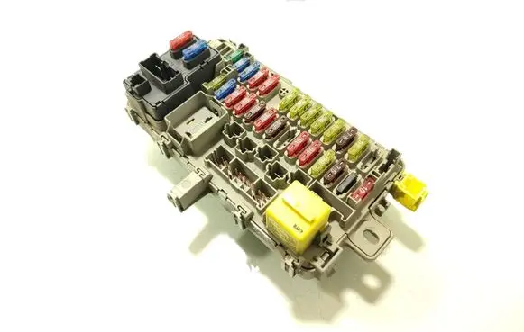 Honda Civic Fuse module 38600-ST3-G010