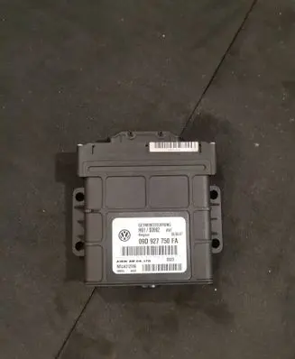 Volkswagen Touareg I Gearbox control unit/module H61S0992 MSLA012596 09D927750FA
