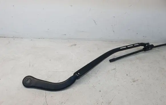 BMW 3 E92 E93 Front wiper blade arm 179156