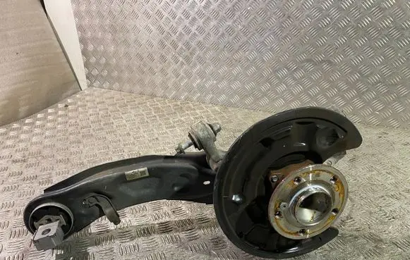 Mercedes-Benz GLA W156 Rear wheel hub 2460406