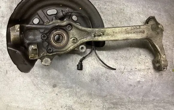 Audi A8 S8 D3 4E Front wheel hub spindle knuckle 4E0258