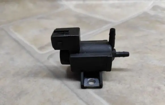 Lexus IS 220D-250-350 Turbo solenoid valve 58600P010 72828606