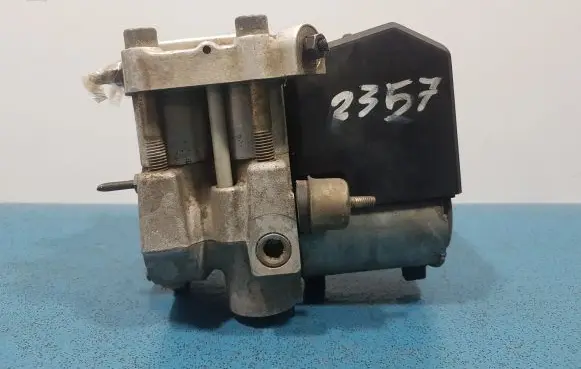 Volkswagen Transporter - Caravelle T4 ABS Pump 0265201037