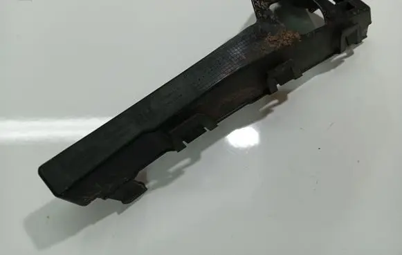 Ford Focus Front bumper mounting bracket AM5117E856AC AM51-17E856-AC