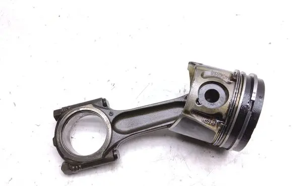 Ford Focus Piston with connecting rod 085190 HS2R1