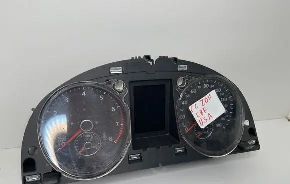 Volkswagen PASSAT CC Speedometer (instrument cluster) 3C8920970M