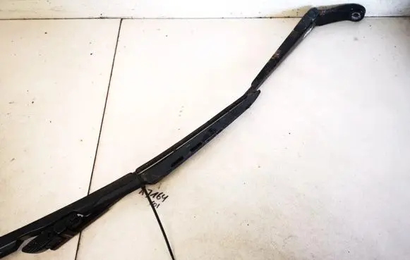 Peugeot 407 Front wiper blade arm