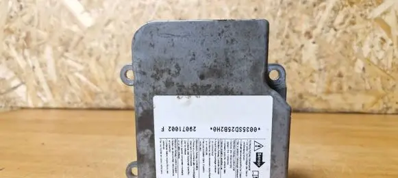 Skoda Fabia Mk2 (5J) Airbag control unit/module 1c0909605