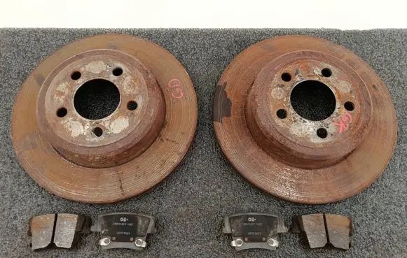 Dodge Challenger Rear brake disc 5142561AB 4779209AG