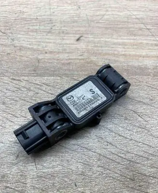 Mazda 5 Airbag deployment crash/impact sensor C23557KC0 USED