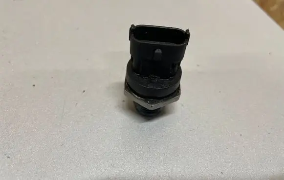Fuel pressure sensor