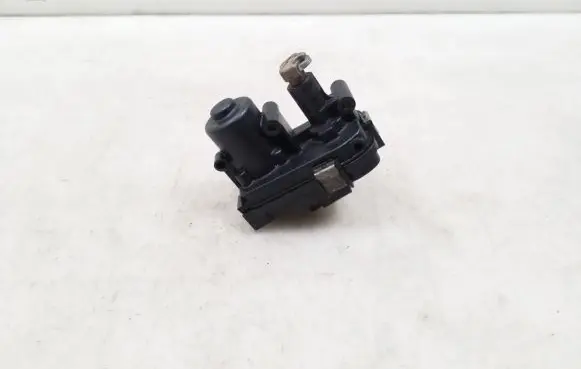 Opel Insignia A Intake manifold valve actuator/motor 
