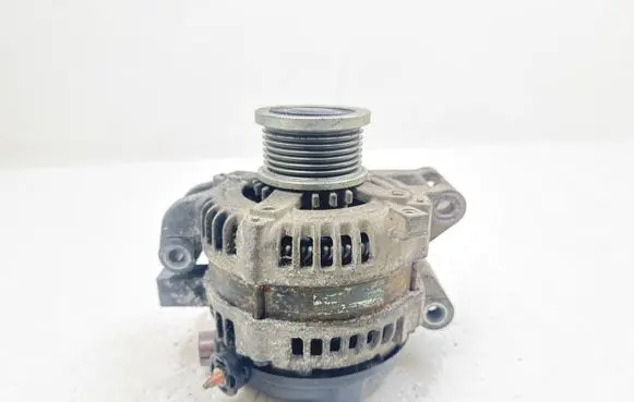 Toyota Avensis T270 Generator/alternator 1042104591