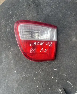 Seat Leon (1M) Tailgate rear/tail lights 1M6945092 1M6945092B 1M6945259
