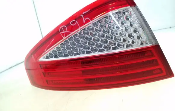Ford Mondeo MK IV Rear/tail lights 7S7113405A
