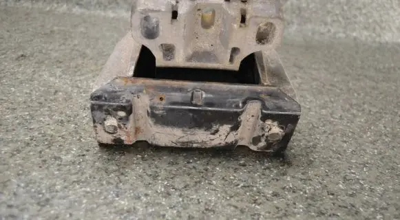 Volkswagen Golf IV Engine mount bracket 1J0199555