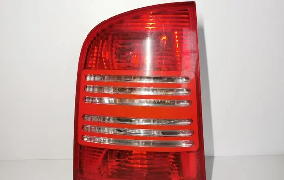 Skoda Octavia Mk1 (1U) Rear/tail lights 1U9945095 1U9945111