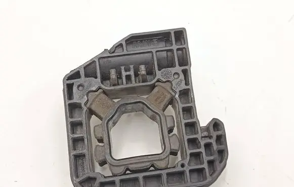 BMW X3 G01 Radiator mount bracket 8642754