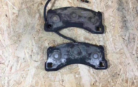 Porsche Cayenne (9Y0 9Y3) Brake pads (front) 9Y0698151Q 9y0615115q
