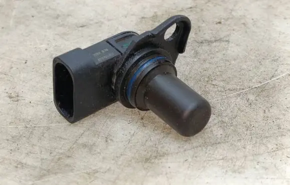 Hyundai Santa Fe Camshaft position sensor 393503E110 23707034852