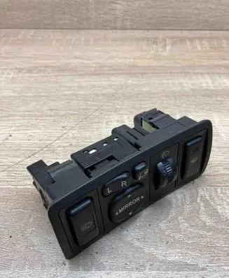 Toyota Avensis T250 Wing mirror switch 183575 777669