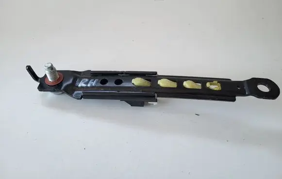 KIA Sorento Seat belt height adjuster 