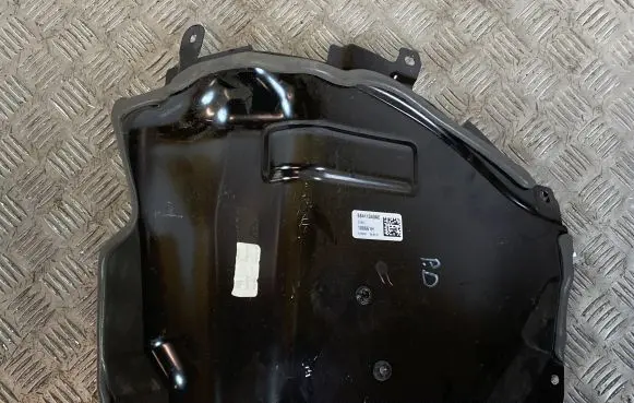 Jeep Grand Cherokee WL Other engine bay part 68411340AE