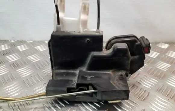 Hyundai Santa Fe Front door lock