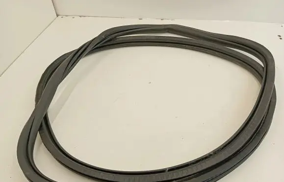 Peugeot 5008 II Front door rubber seal 9811537480