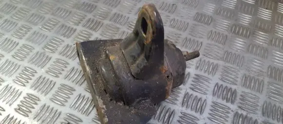 Ford Mondeo MK II Engine mount bracket 97bb6038da