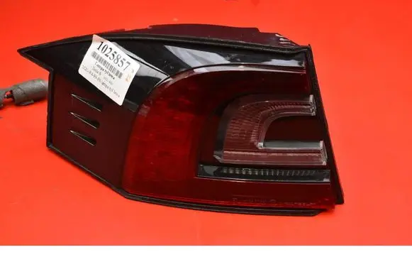 Tesla Model S Rear/tail lights 6005920-00-F