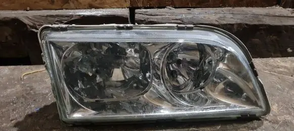Volvo S40, V40 Headlight/headlamp 30899683
