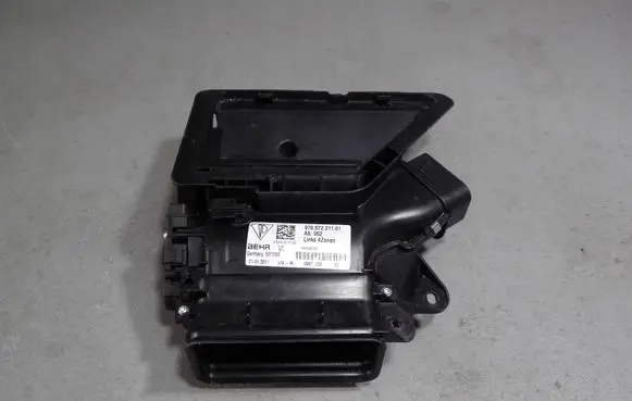 Porsche Panamera (970) Rear air vent grill 97057221101