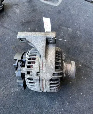 Volvo XC90 Generator/alternator 30667787 0124525060