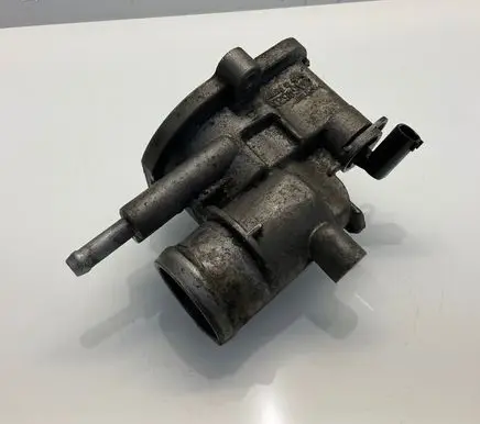 Mercedes-Benz E W211 Thermostat/thermostat housing A6132000901 6132000901