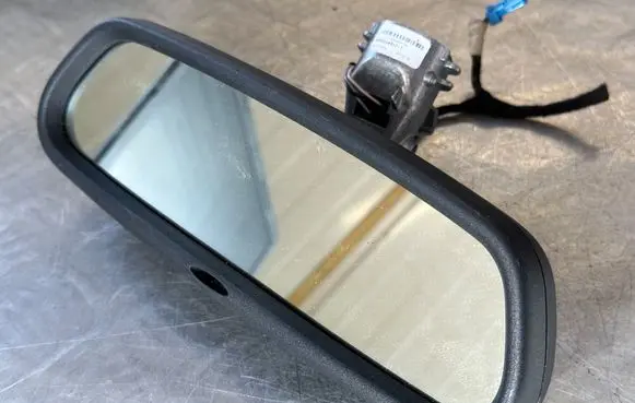 Peugeot 208 Rear view mirror (interior) 96864409XT