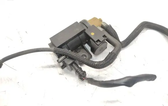 Nissan Qashqai Turbo solenoid valve 8200790180 70181405 1495600Q1L