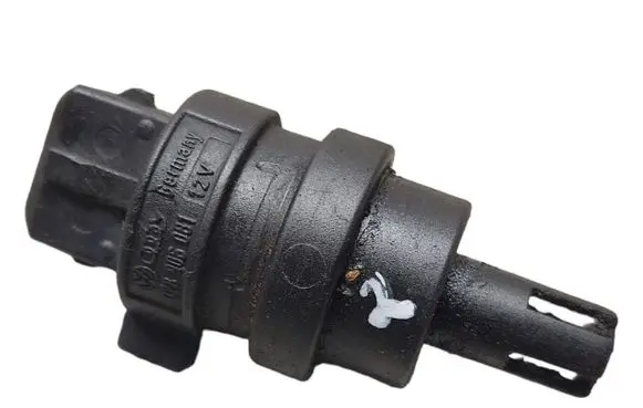 Volkswagen Polo Intake air temperature sensor 028906081