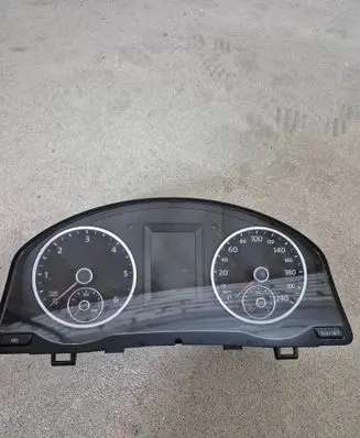 Speedometer (instrument cluster)
