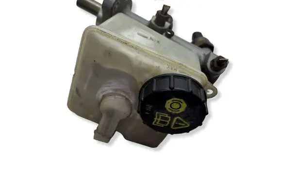 Volvo XC70 Master brake cylinder 8646009