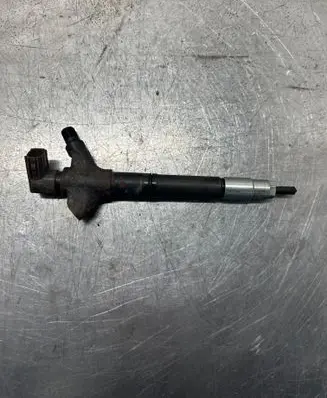 Toyota Verso Fuel injector 236700r100