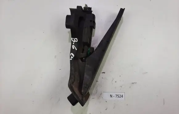 Volkswagen PASSAT B6 Accelerator throttle pedal 1K1723503L