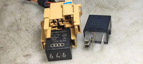 Audi A1 Other relay 4H0951253C 0757P2 646